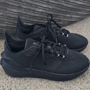 Adidas Avryn Kids Size 4.5